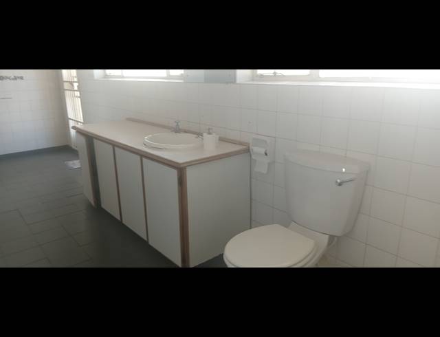 4 BEDROOM FREESTANDING FOR SALE IN NESERHOF